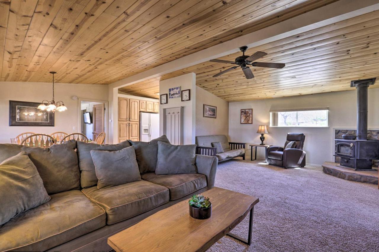 Rustic Bullhead City Retreat With Porch And Views Exterior foto